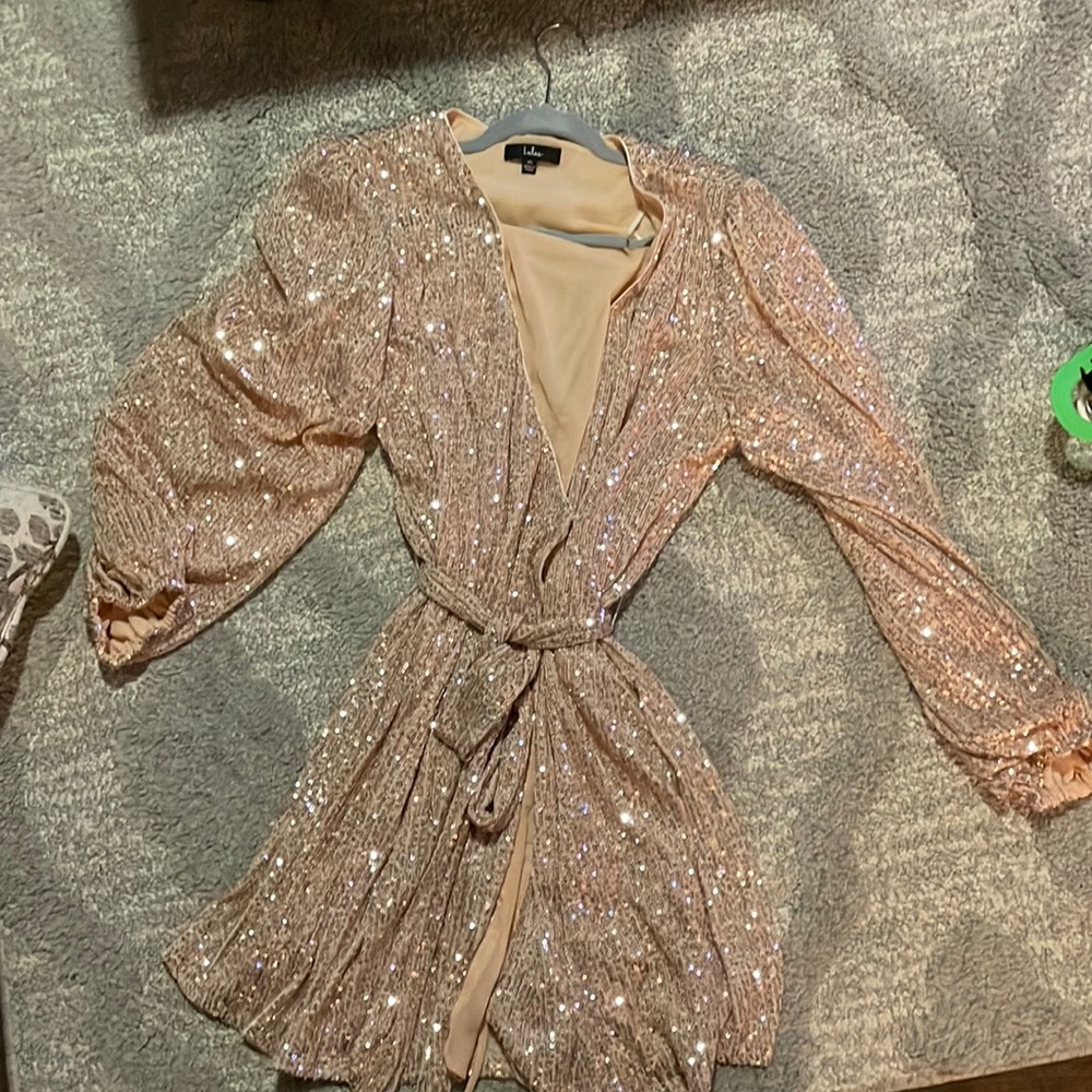 Lulus women gold sequin wrap dress - long sleeve